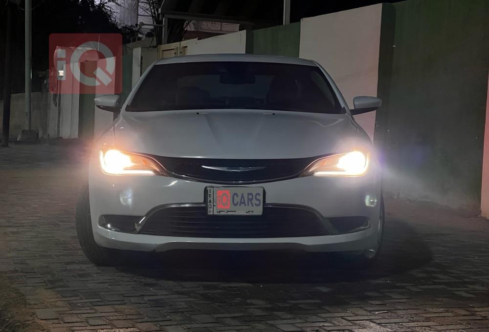 کرایسلەر 200